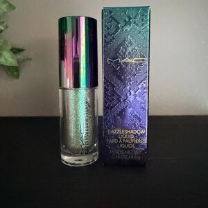 MAC Limited Editon Dazzleshadow Liquid Eyeshadow in Viperactive